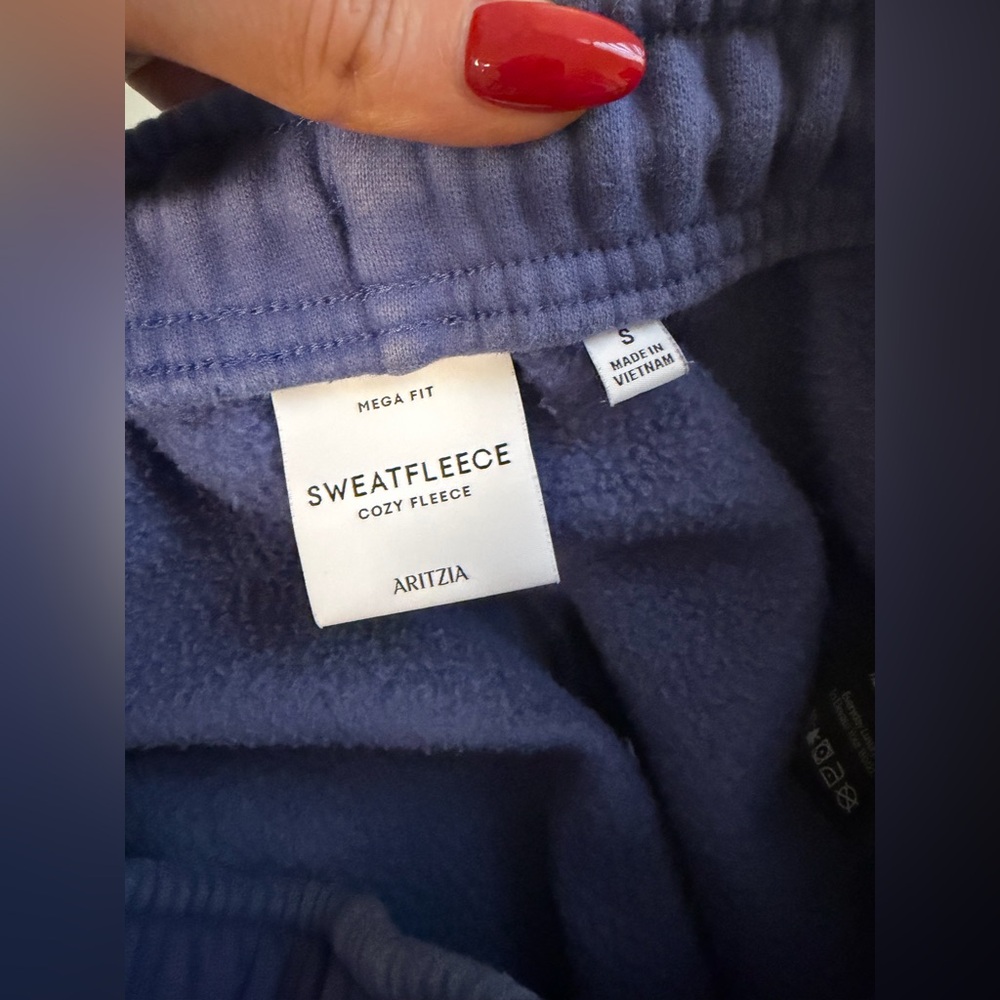 Aritzia Sweatpants Cozy Fleece - Picture 4 of 5